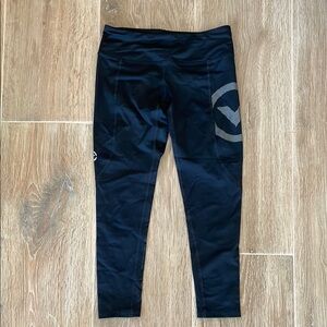 Black Virus Leggings 3/4 length XS